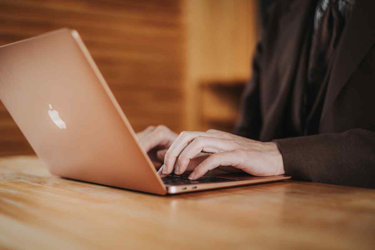 お客様に対して商品やサービスの魅力を訴求するデザインの知識を伝授